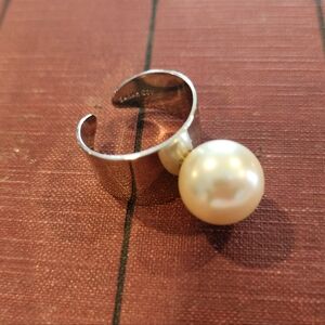 Vintage 60s Mod Pearl and Silver Ring